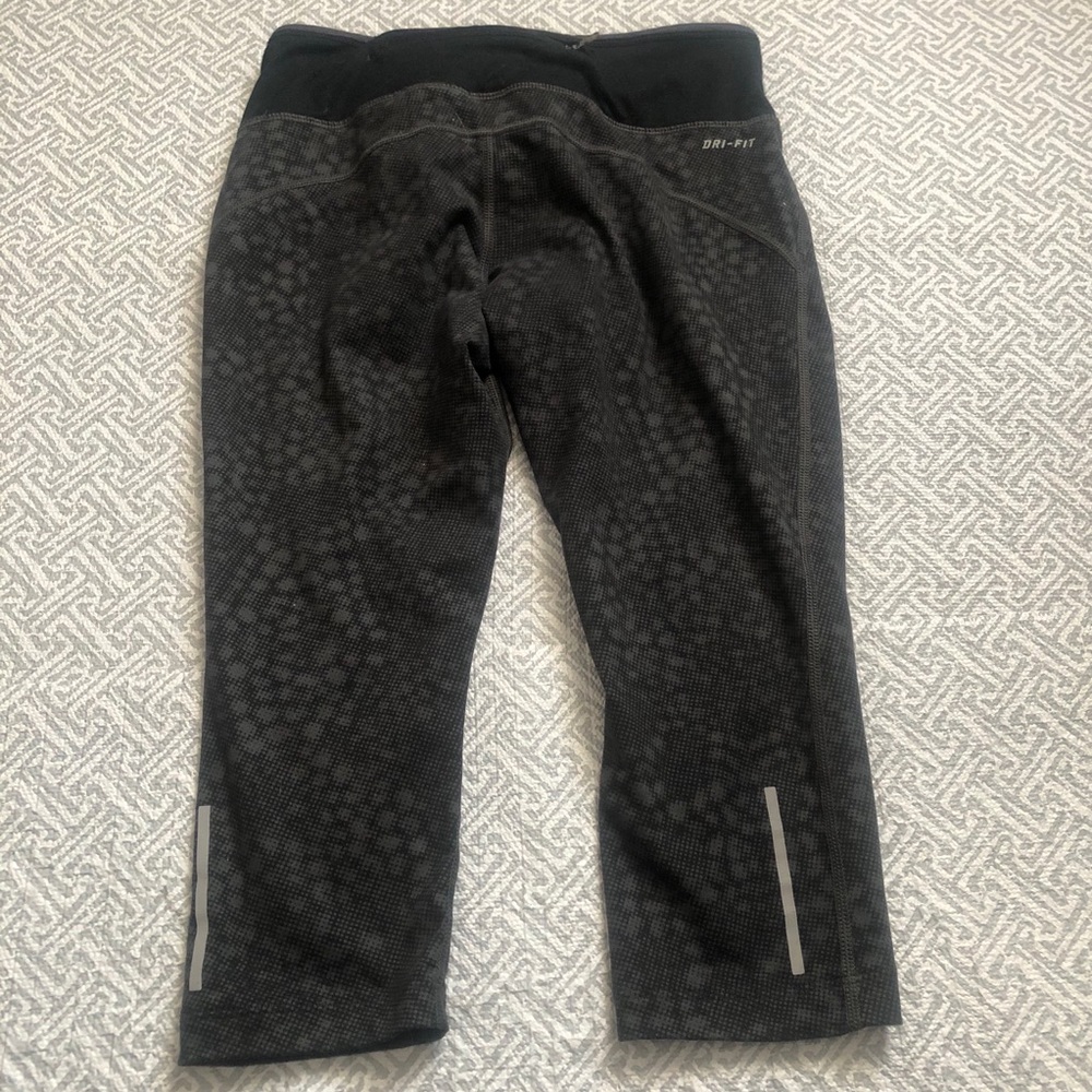 Nike dri fit Capris leggings size small - Picture 3 of 4